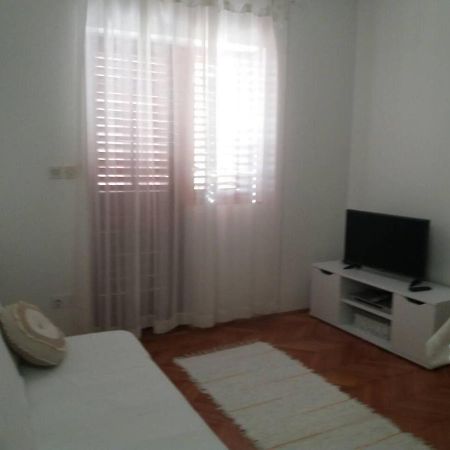 Apartment Groundfloor Jelsa  Εξωτερικό φωτογραφία