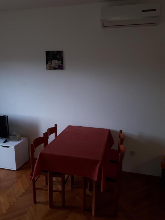 Apartment Groundfloor Jelsa  Εξωτερικό φωτογραφία